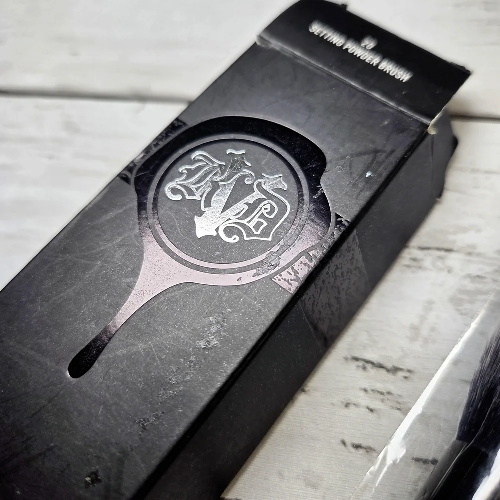 Kat Von D Black and White Setting Powder Brush #20